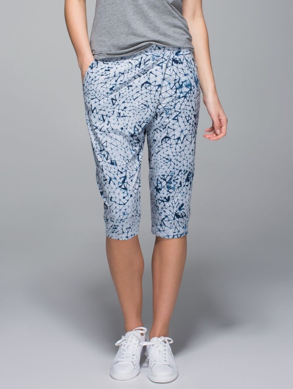 Lululemon Retreat Yogi High Rise Crop Pants Star Crushed Silver Fox Deep Navy 4